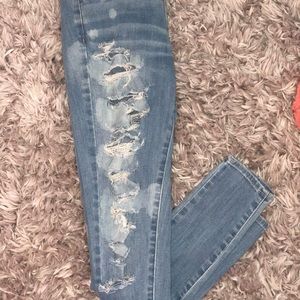 Distressed, stretchy, AE highwasted jeggings
